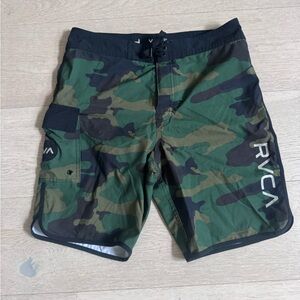 Men’s RVCA board shorts new without tags size 29